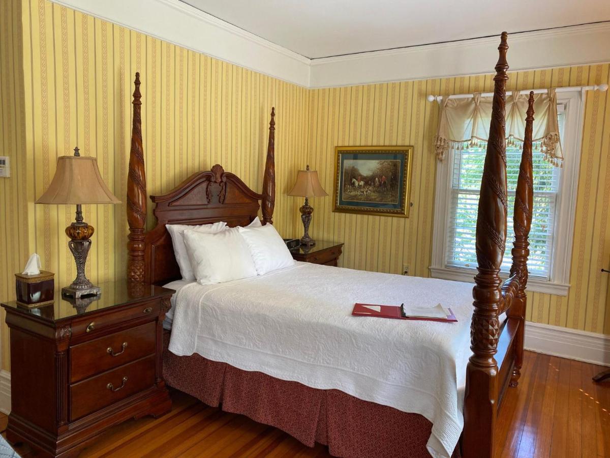 Historic Rosemont Manor Hotel Berryville Buitenkant foto